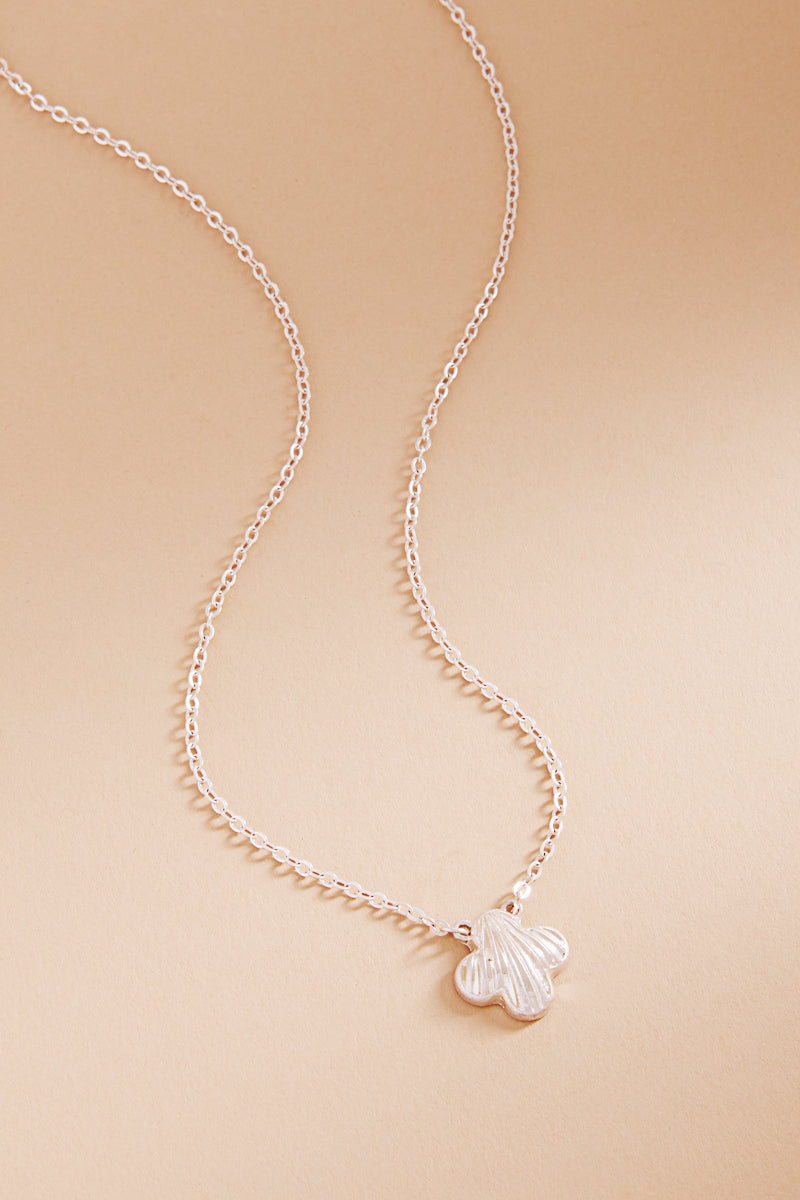Clover Groove Texture Domed Pendant Short Necklace