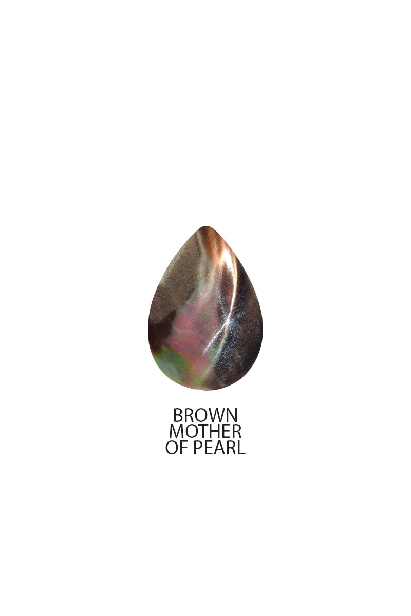 DS1N067_BROWN MOTHER OF PEAR